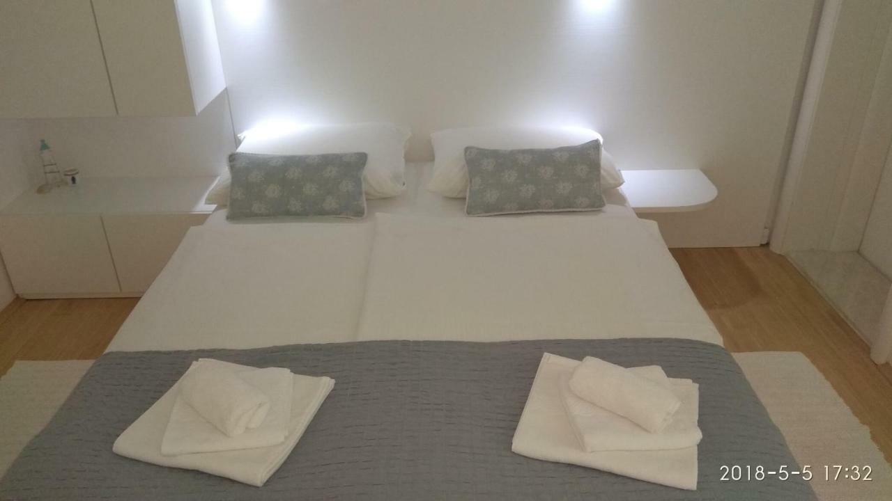 Donji Okrug  Apartments Niana With Heated Seawater Swimingpool מראה חיצוני תמונה