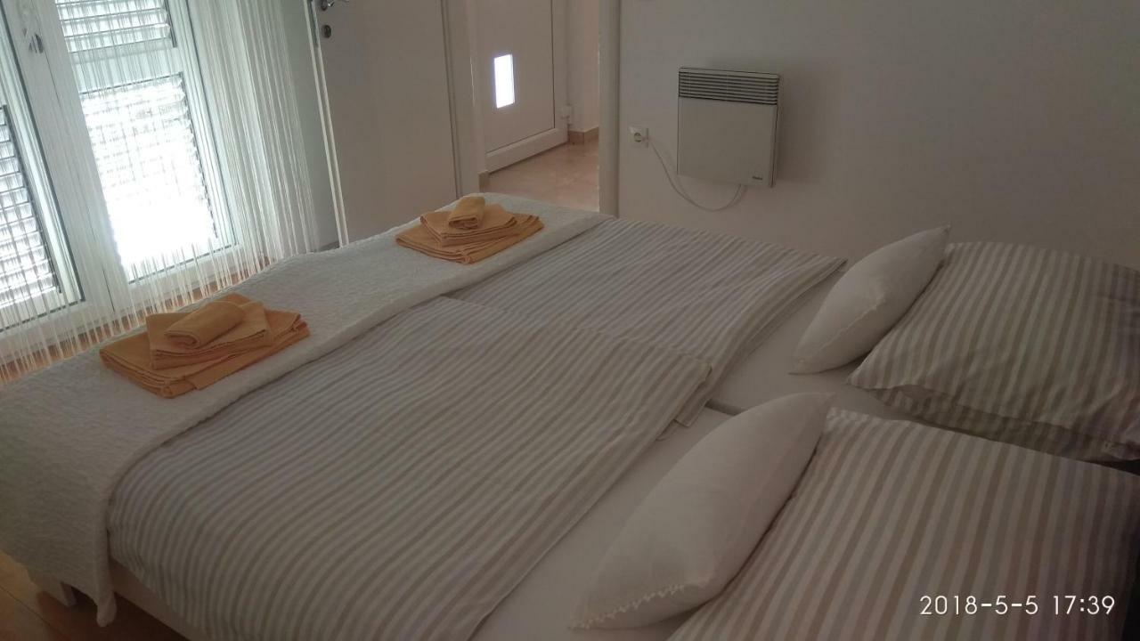 Donji Okrug  Apartments Niana With Heated Seawater Swimingpool מראה חיצוני תמונה