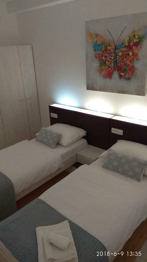 Donji Okrug  Apartments Niana With Heated Seawater Swimingpool מראה חיצוני תמונה