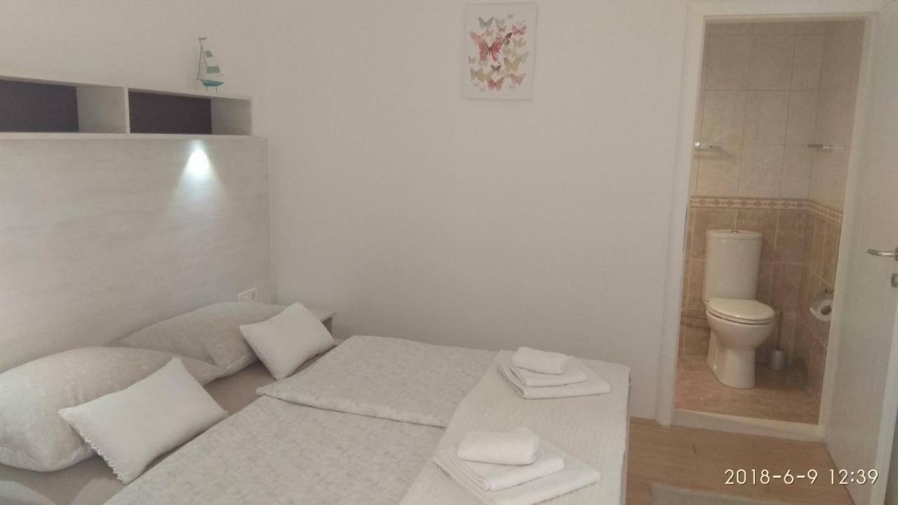Donji Okrug  Apartments Niana With Heated Seawater Swimingpool מראה חיצוני תמונה
