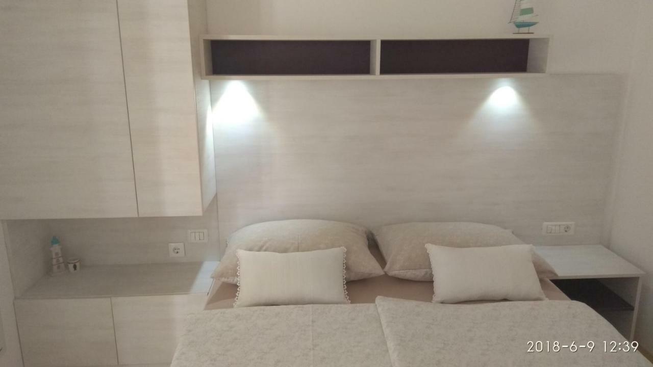 Donji Okrug  Apartments Niana With Heated Seawater Swimingpool מראה חיצוני תמונה