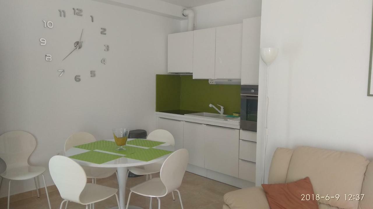 Donji Okrug  Apartments Niana With Heated Seawater Swimingpool מראה חיצוני תמונה